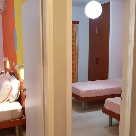 Elisavet Apts Kávos