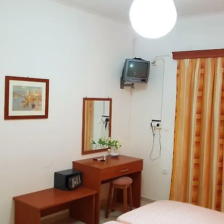 Elisavet Apts *