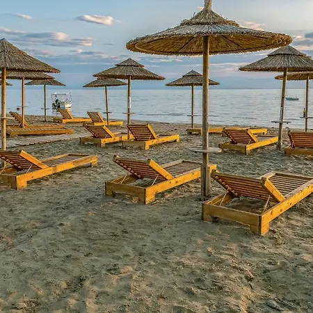 Elisavet Apts * Kavos