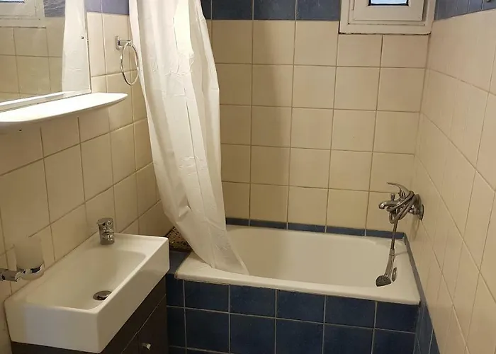 Elisavet Apts * Kávos
