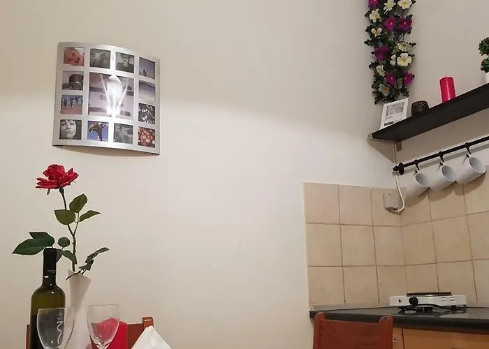 Elisavet Apts * Kávos