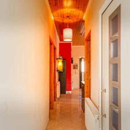 Elisavet Apts 卡沃斯