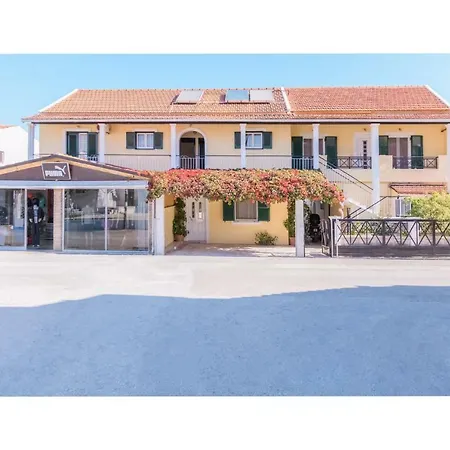 Elisavet Apts Apartmán *