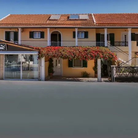 Elisavet Apts Apartmán *